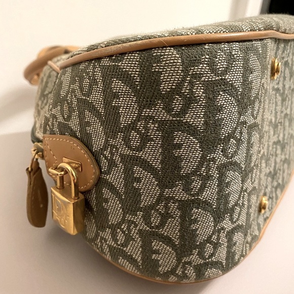 Authentic vintage Christian Dior monogram bag, Rihanna has the same style - Picture 6 of 16